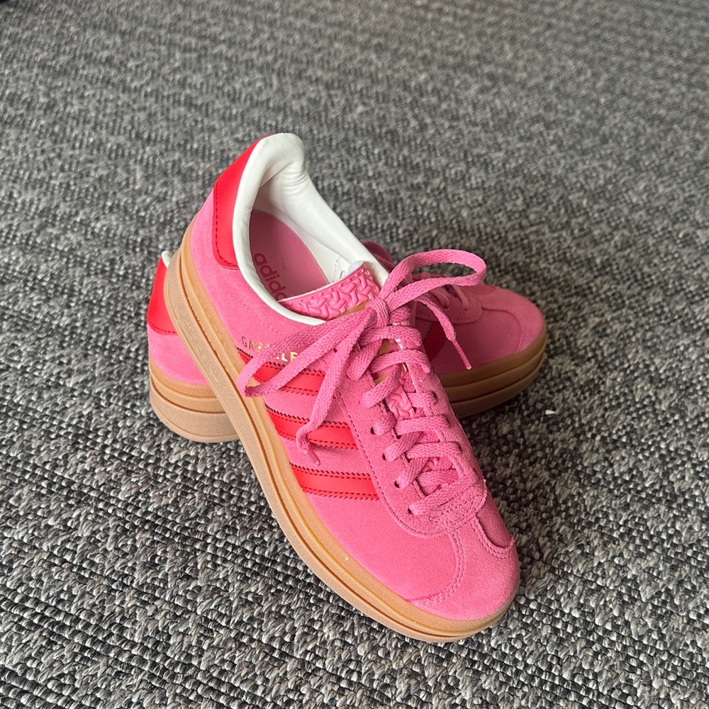 Brand new adidas Women’s Pink Gazelle platform